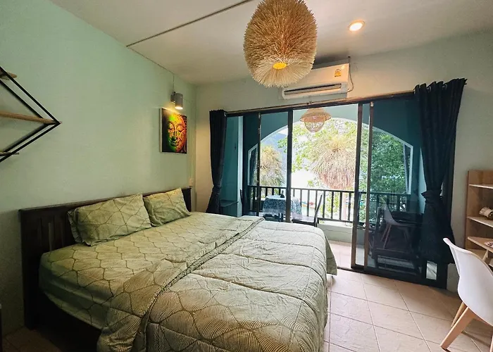 Mild Room Sea View Room For Rent